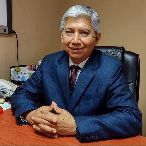 Dr. R. Enrique Guzmán Medina